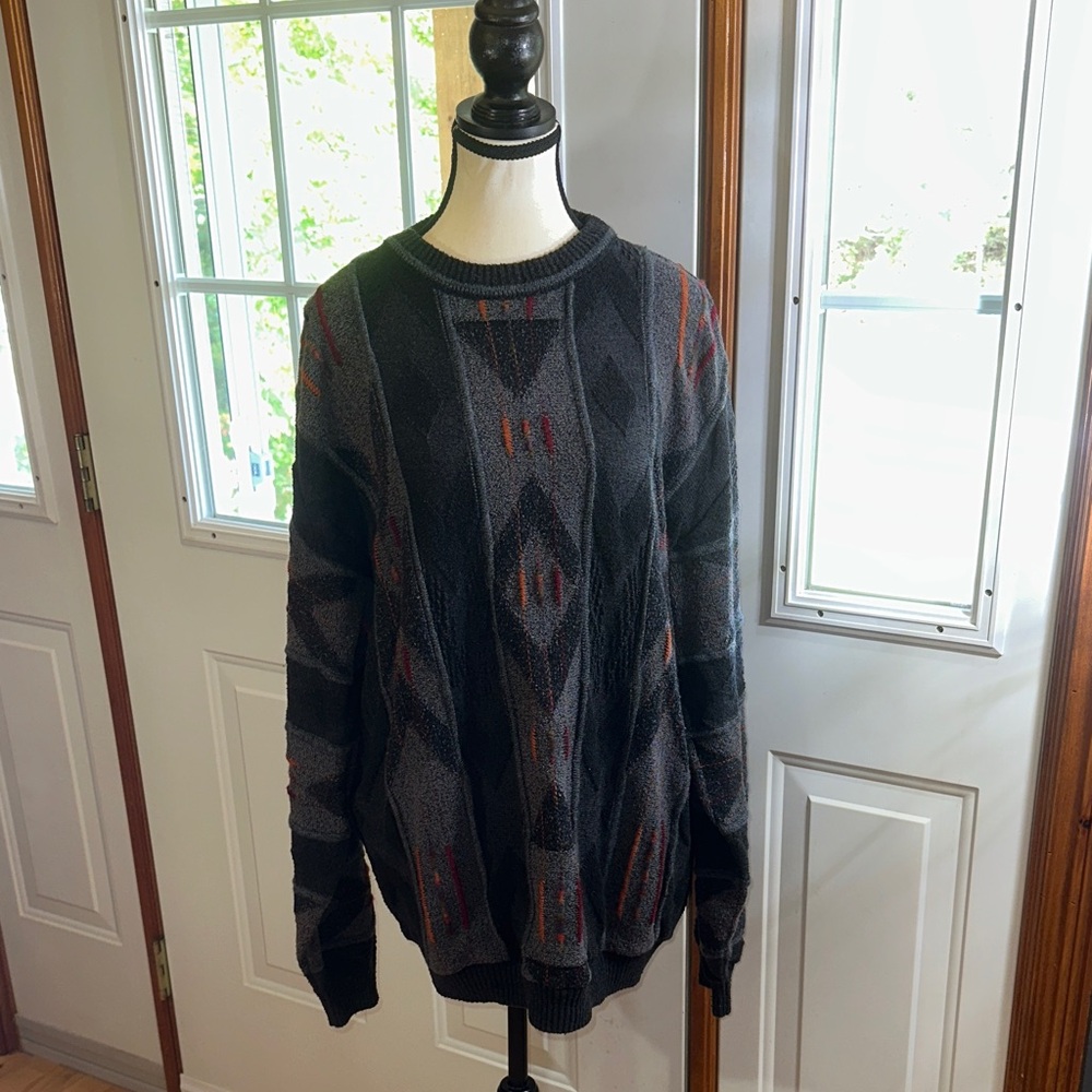 Vintage Geometric Patterned Black and Gray Sweater